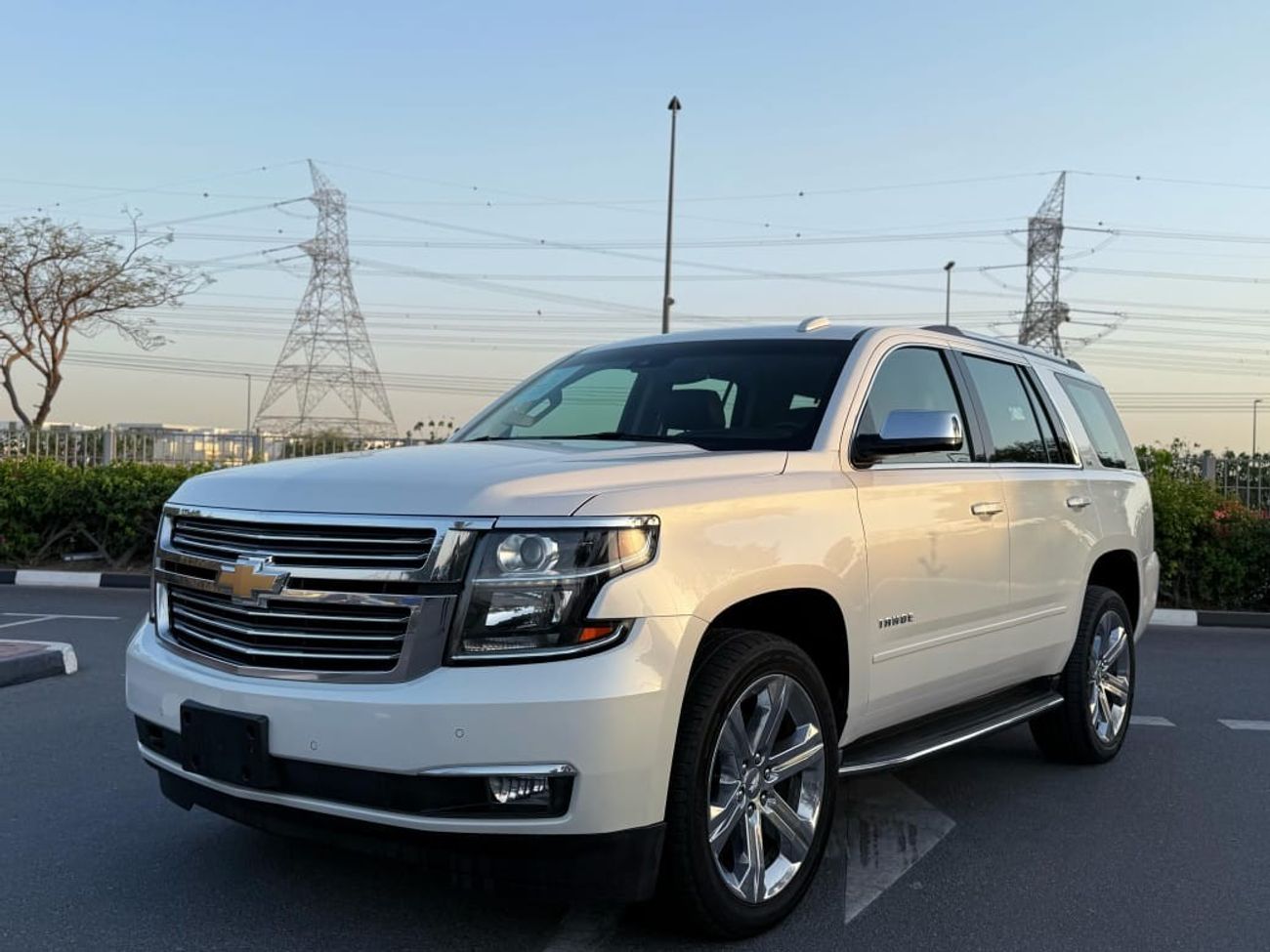 شيفروليه تاهو LS 5.3L 4WD (8 Seater)
