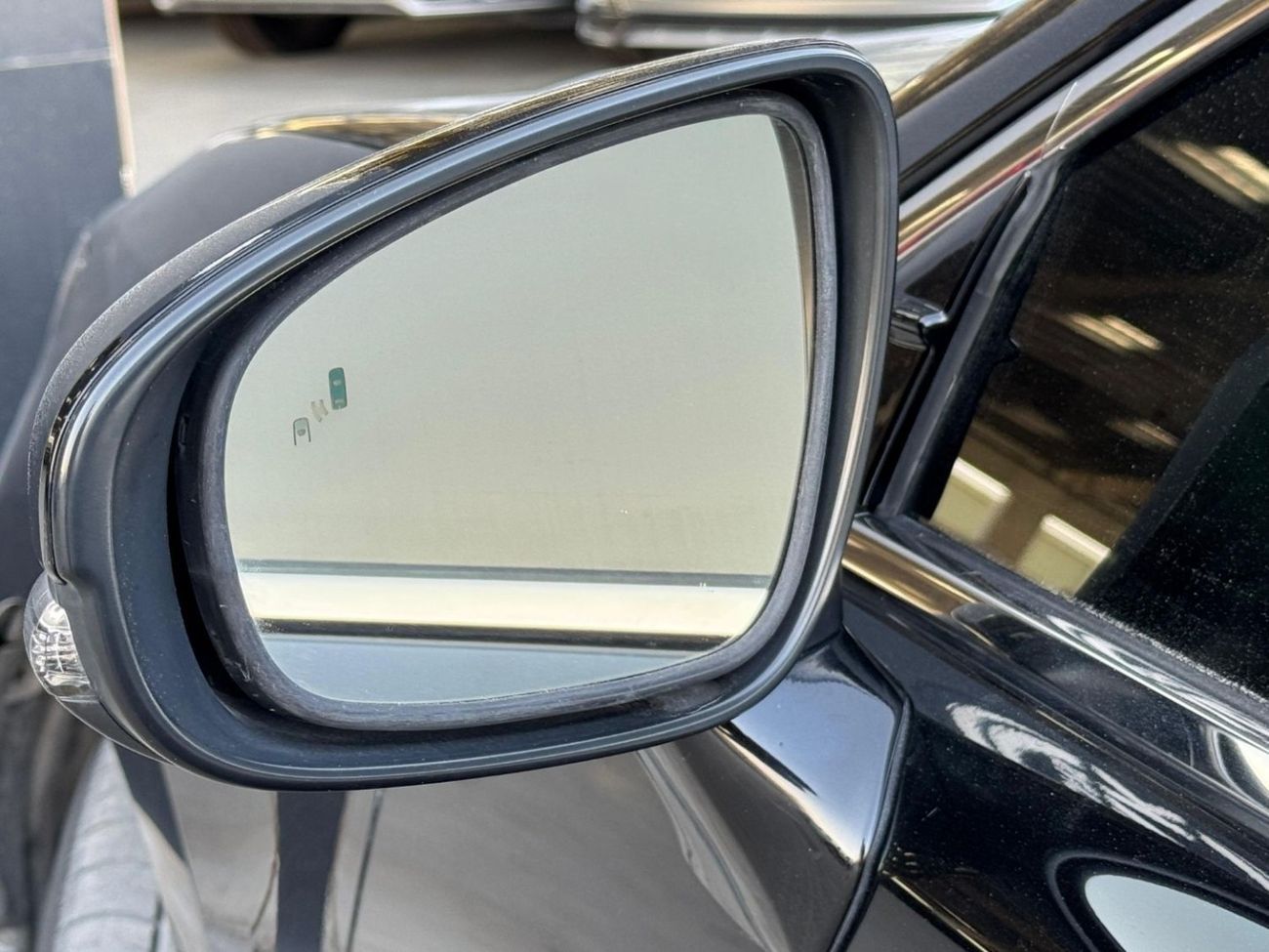 لكزس ES 350 Platinum 3.5L V6 / FULL OPTION / PARKING SENSORS / BLIND SPOTS / IN PERFECT CONDITION
