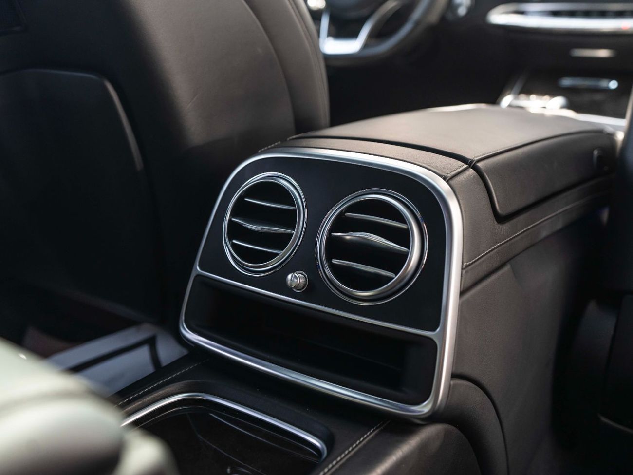 مرسيدس بنز S 63 AMG Std 5.5L