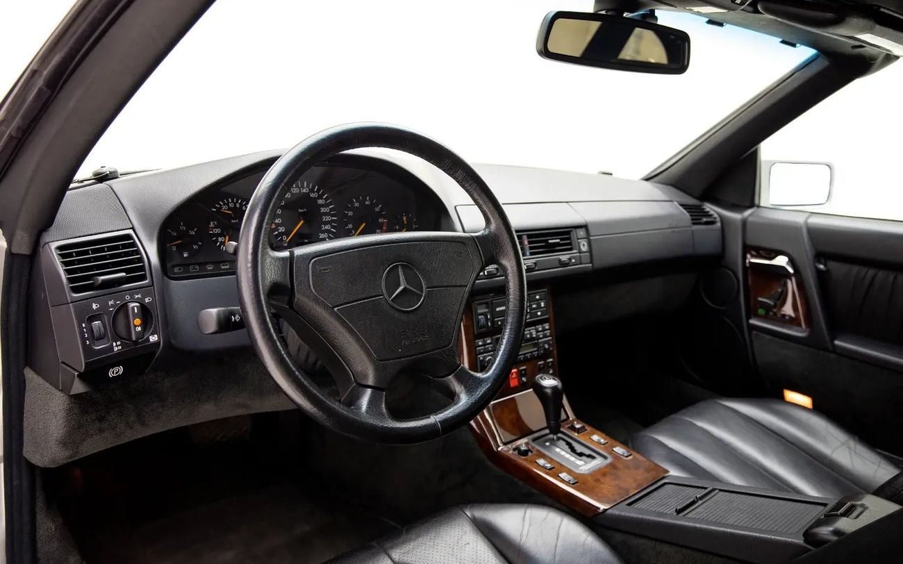Mercedes-Benz SL 500 - Japanese Spec