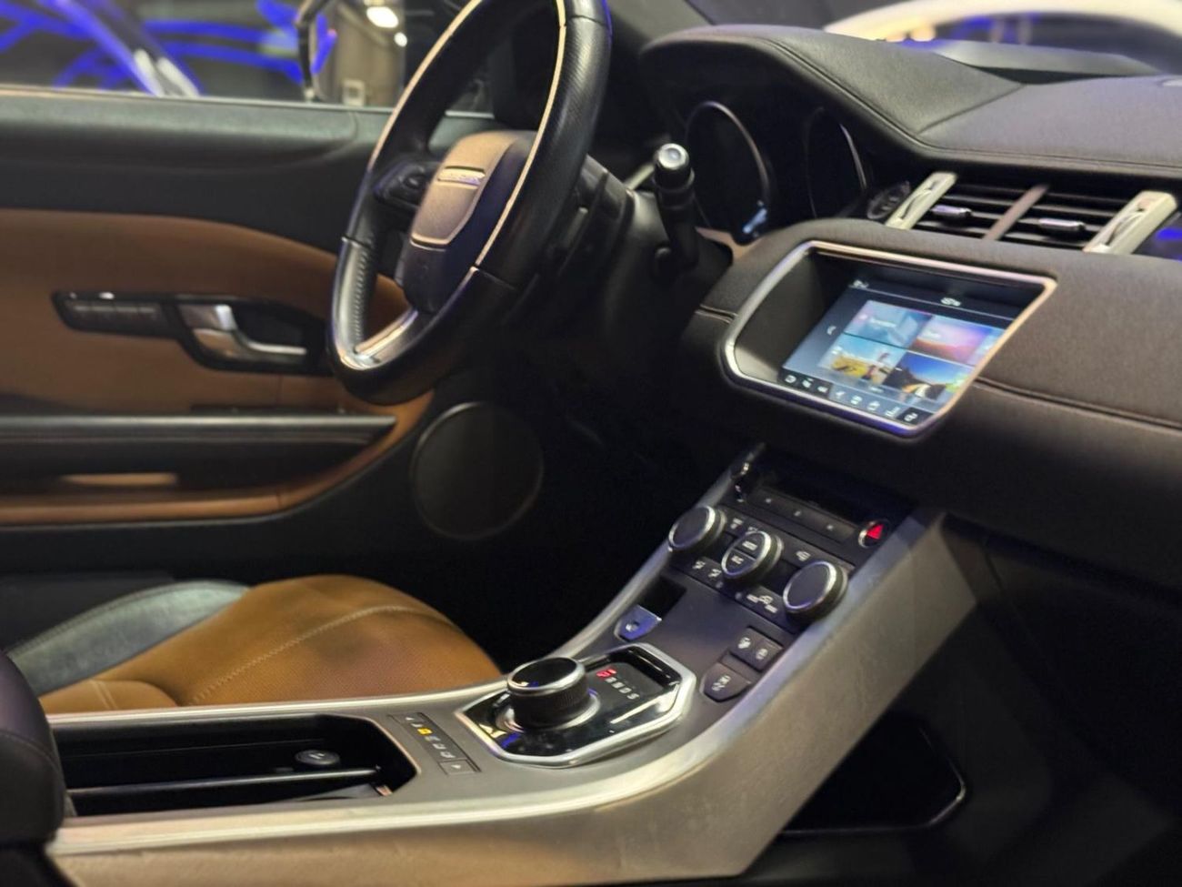 لاند روفر رانج روفر إيفوك P250 R-Dynamic HSE 2.0L RANGE ROVER EVOQUE 2018 GCC