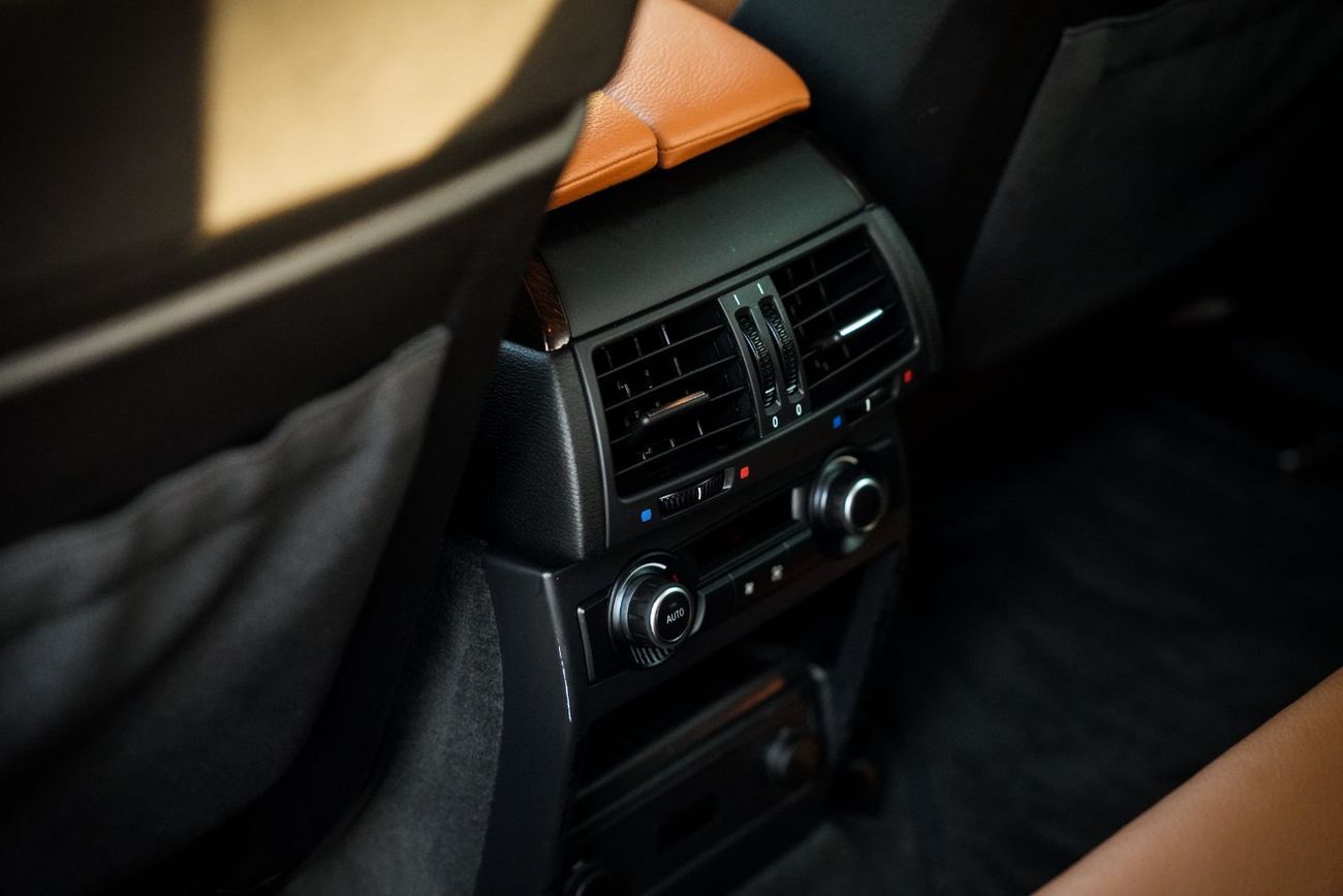 بي أم دبليو X6 50i Exclusive 4.4L
