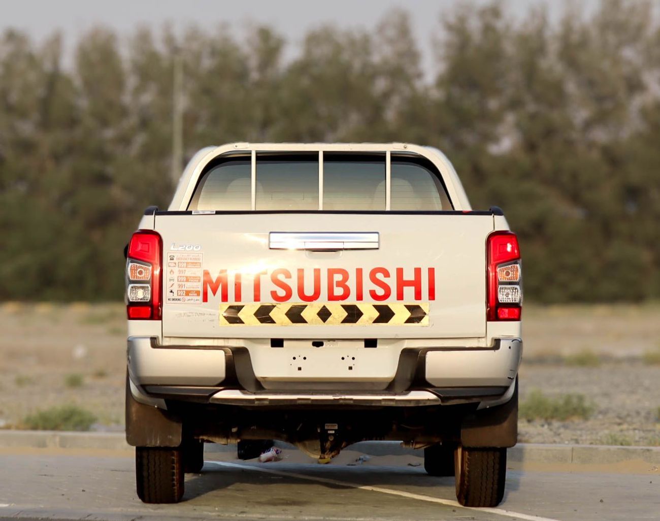 ميتسوبيشي L200 GL 2.5L Double Cab Utility 4WD Mitsubishi L200 2.4 L 4WD 2022 GCC accident-free in excellent conditi
