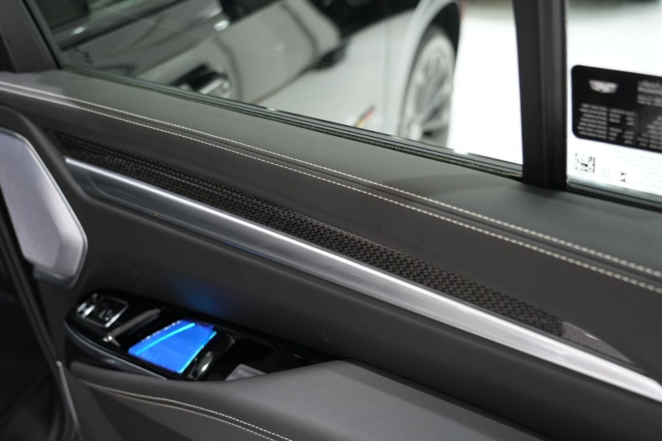 كاديلاك إسكالاد All-New 2025 Cadillac Escalade V-Series 6.2L Supercharged - GCC 5-Year Warranty Service Contract
