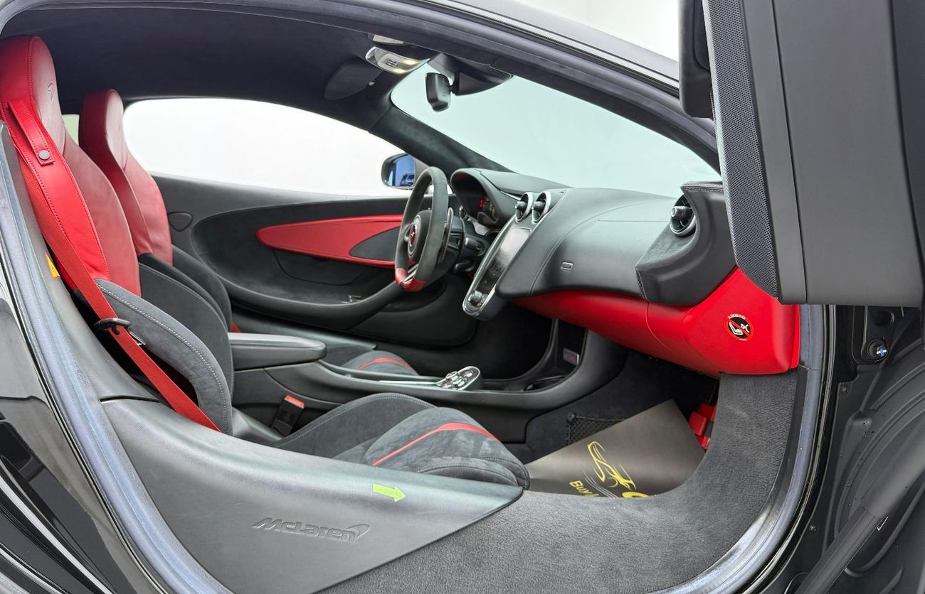 مكلارين 570S 2017 Mclaren 570 S, 2025 Mclaren Warranty, Full Mclaren Service History, Very Low Km, GCC