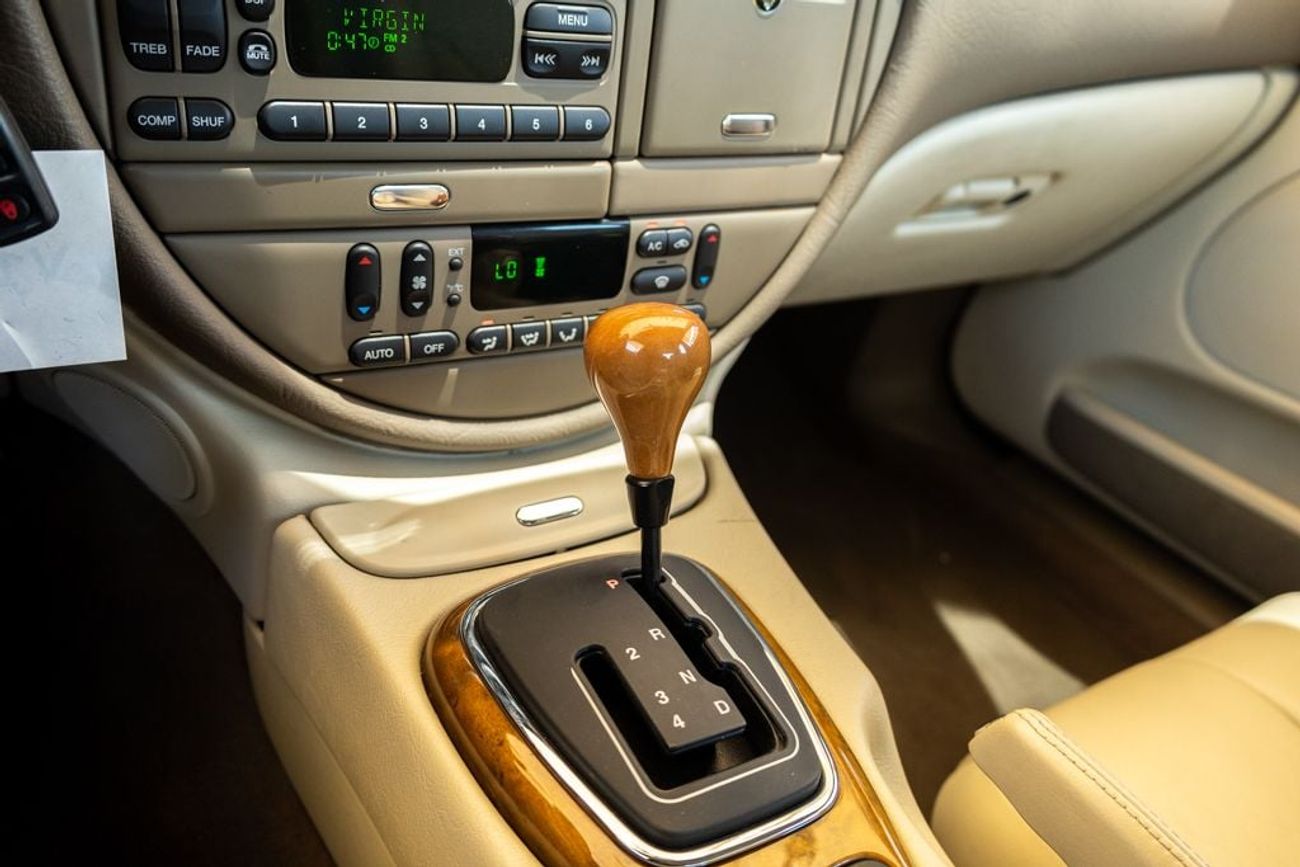 Jaguar S Type Jaguar S-Type 1999 GCC (LOWEST MILEAGE).