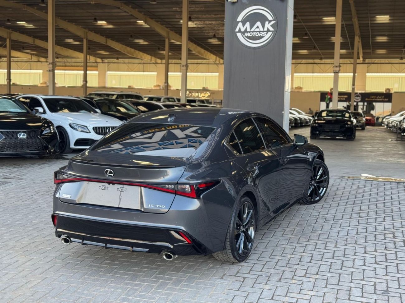 لكزس IS 350 F Sport 3.5L (312 HP) 3.5L V4 / F-SPORT / RADAR / ROAD ASSIST / COOLING AND HEATING SEATS