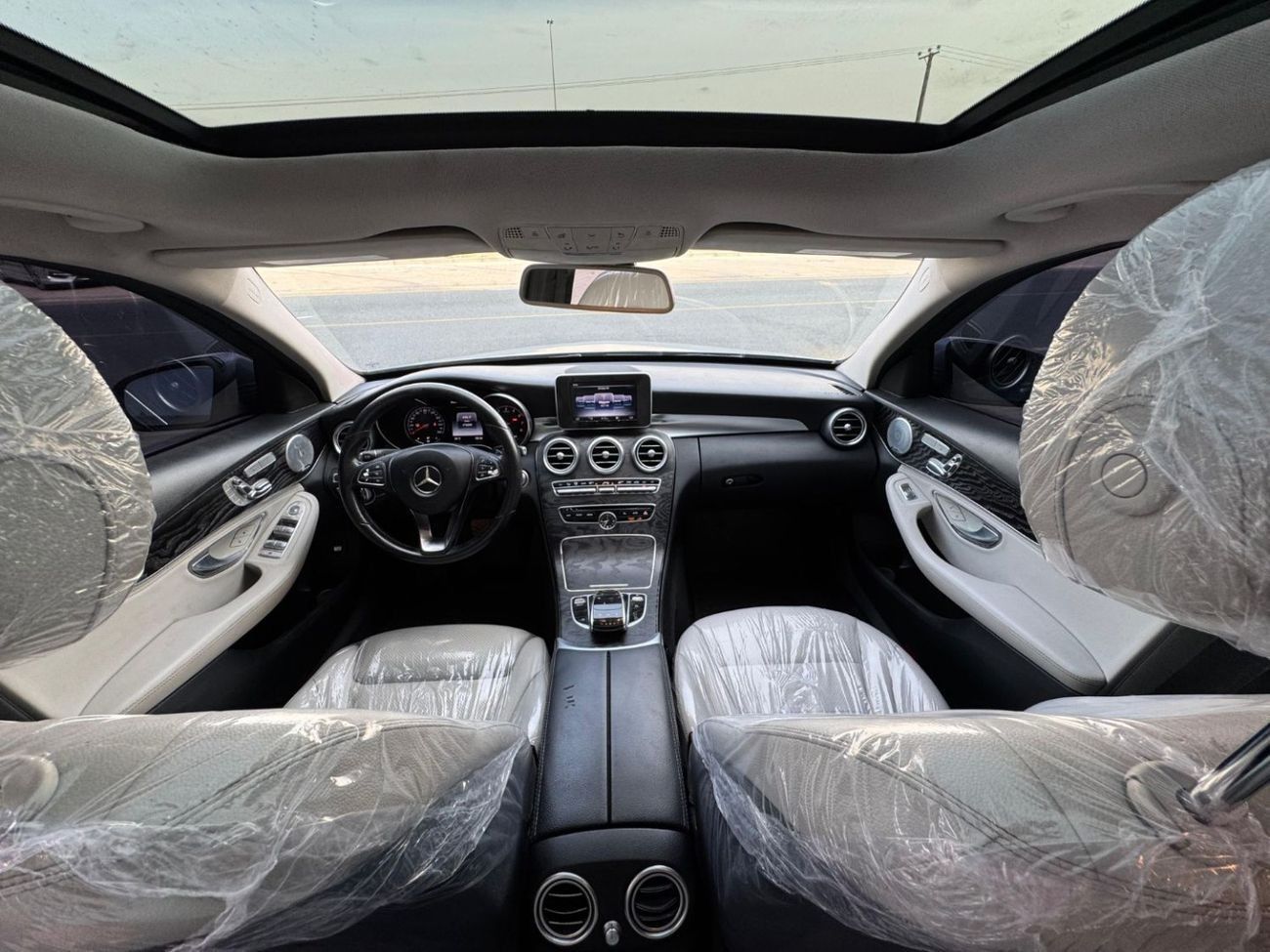 مرسيدس بنز C 300 AMG Pack 2.0L 2.0T V4 / AMG KIT / FULL OPTION / PROMASTER SOUND SYSTEM / IN PERFECT CONDITION