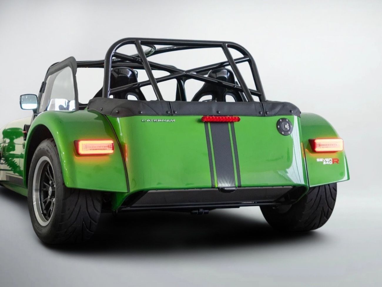 كاترهام سفن Caterham 340R / Special Order in Designo Magno Green / Bespoke High Option Order /  Caterham Warrant