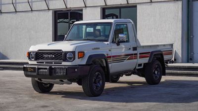 تويوتا لاند كروزر بيك آب LX 4.0L V6 Single Cabin A/T
