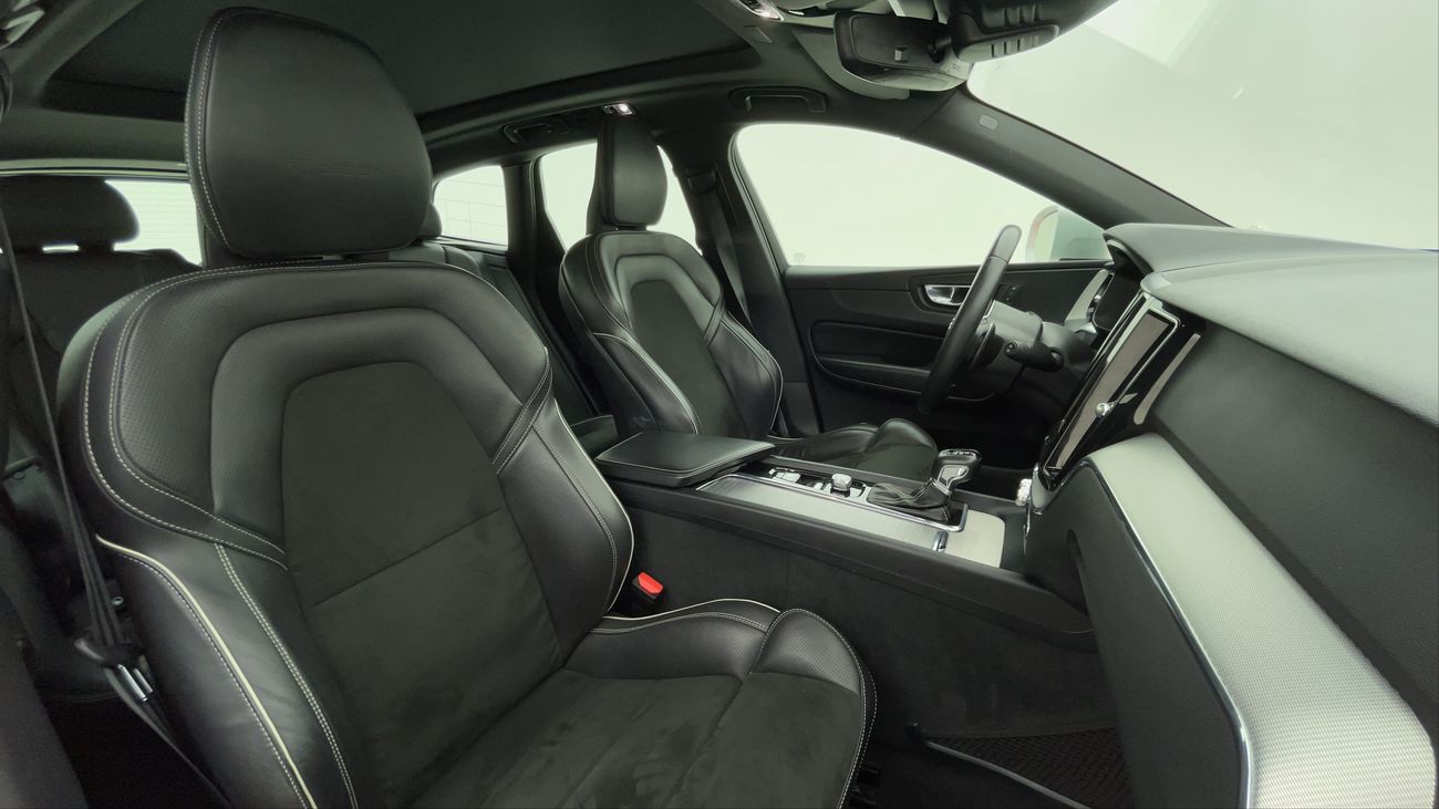 فولفو XC 60 T5 R DESIGN 2 | بدون دفعة مقدمة | اختبار القيادة في المنزل