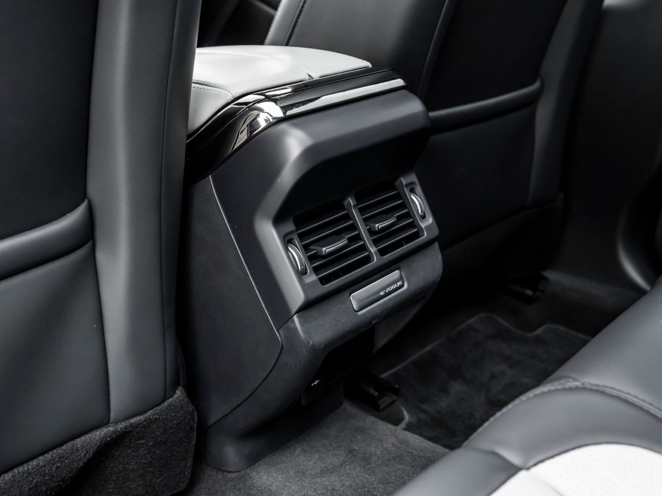 لاند روفر رانج روفر إيفوك P200 R-Dynamic HSE 2.0L