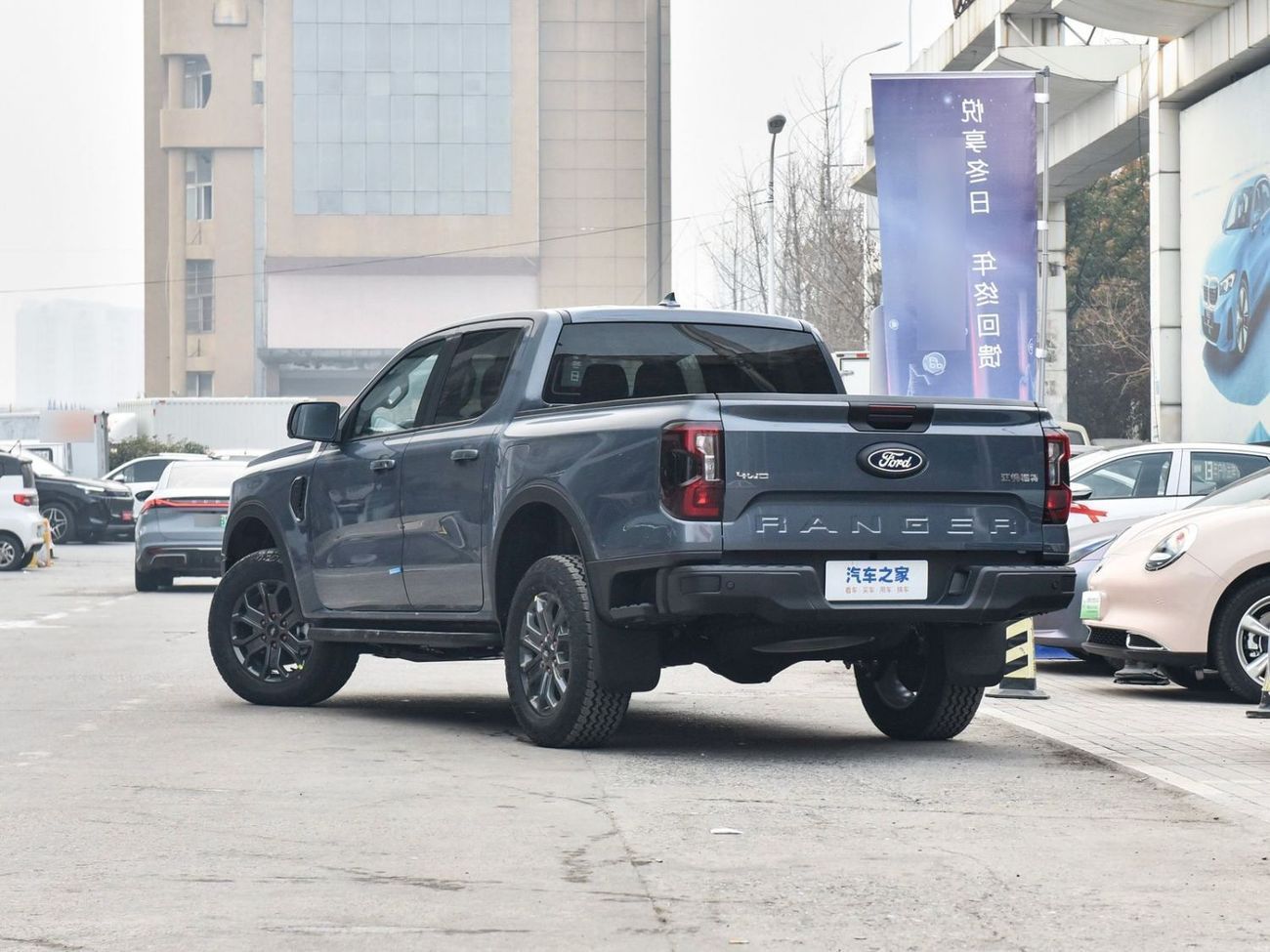 فورد رانجر XLT 4x4 Petrol 255HP - Off Road Package