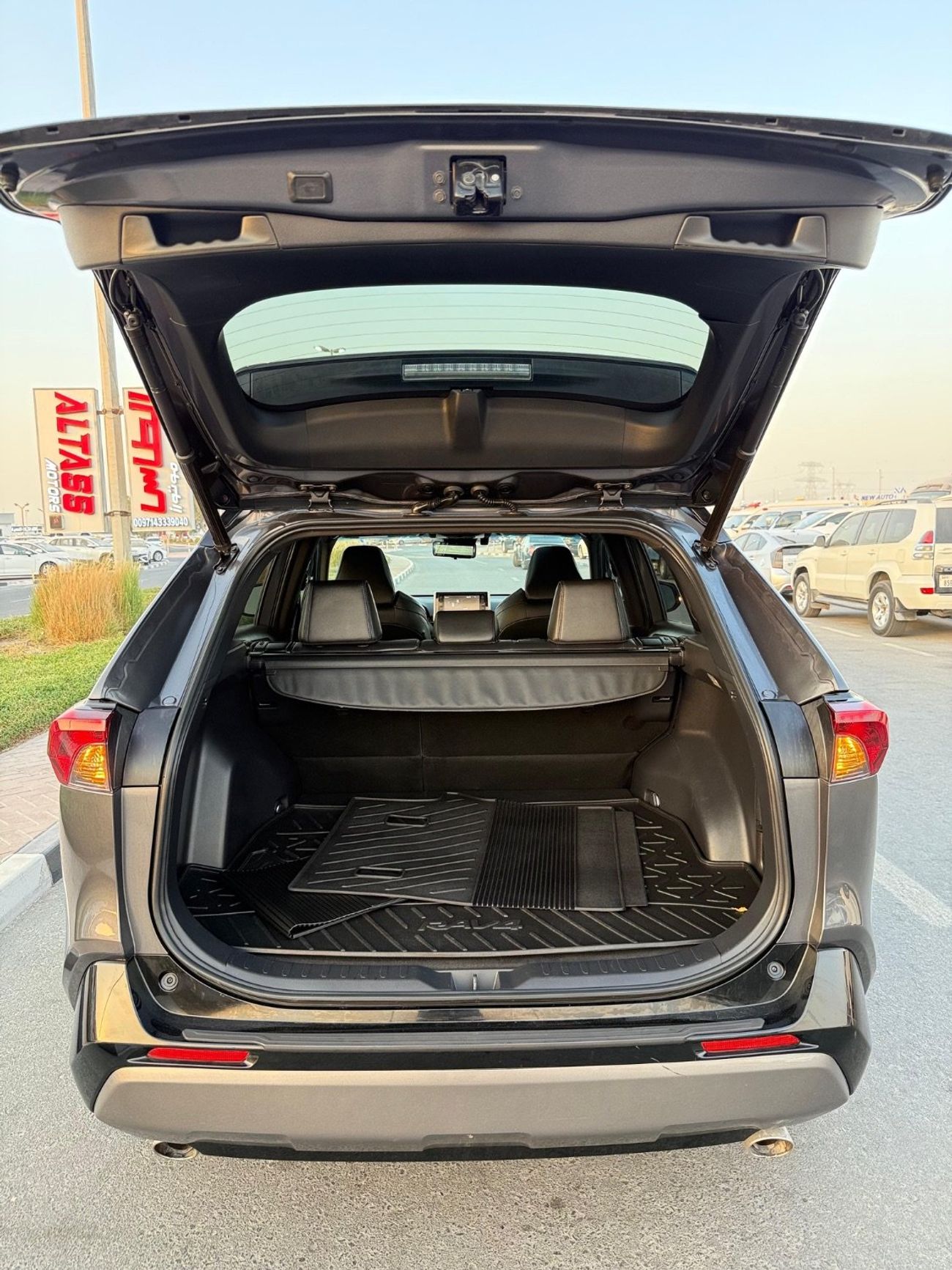 تويوتا راف ٤ XSE Hybrid Full Option