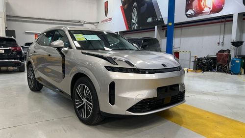 لينك أند كو 08 Lynk & Co 08 EM-P 6 Seater