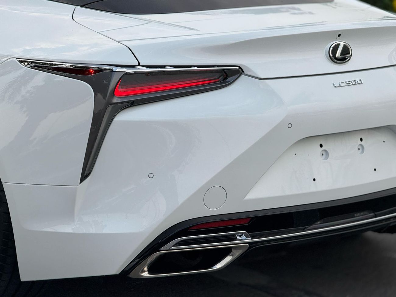 Lexus LC500 Carbon 5.0L ( CYL) CANADAIAN SPEC NEAT AND CLEAN LESS KILOMETER