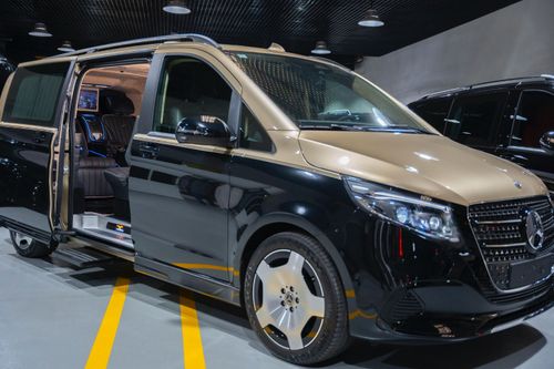 مرسيدس بنز V 300 NEW 2025 MODEL FACELIFT VIP MERCEDES GCC V300 with ADDITIONAL REAR AC - 2 Years Warranty by VLINE