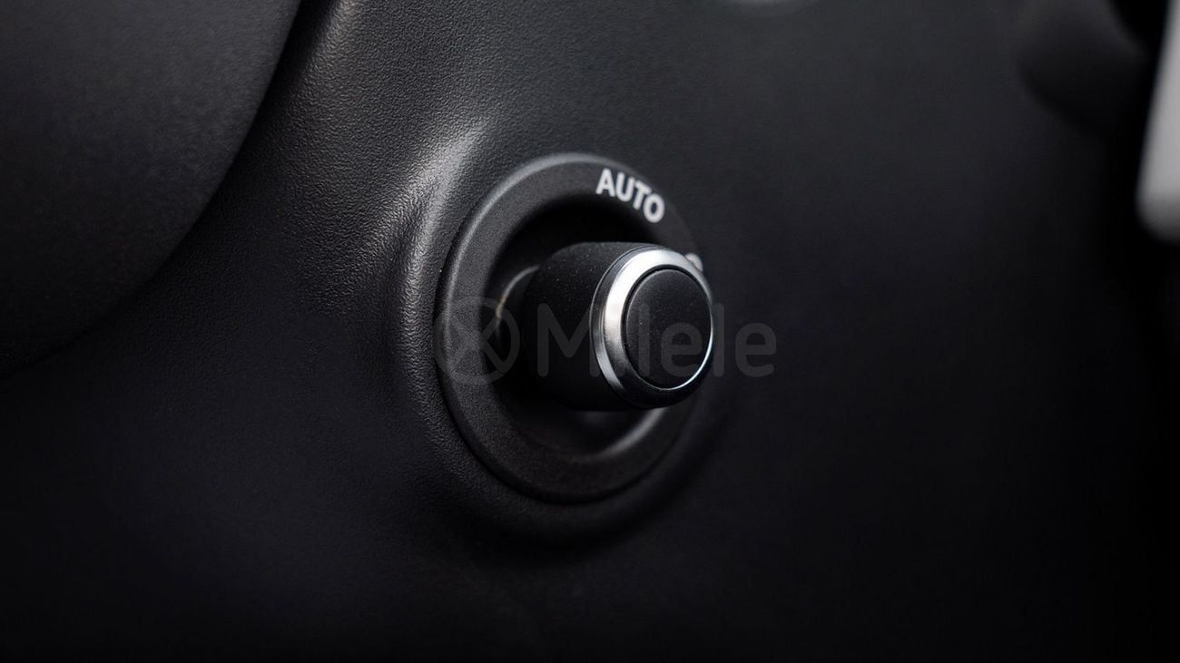 لاند روفر رينج روفر سبورت 3.0L Petrol: 23 Wheels, HUD, 20-Way Heated Seats, LED DRL, Cameras,