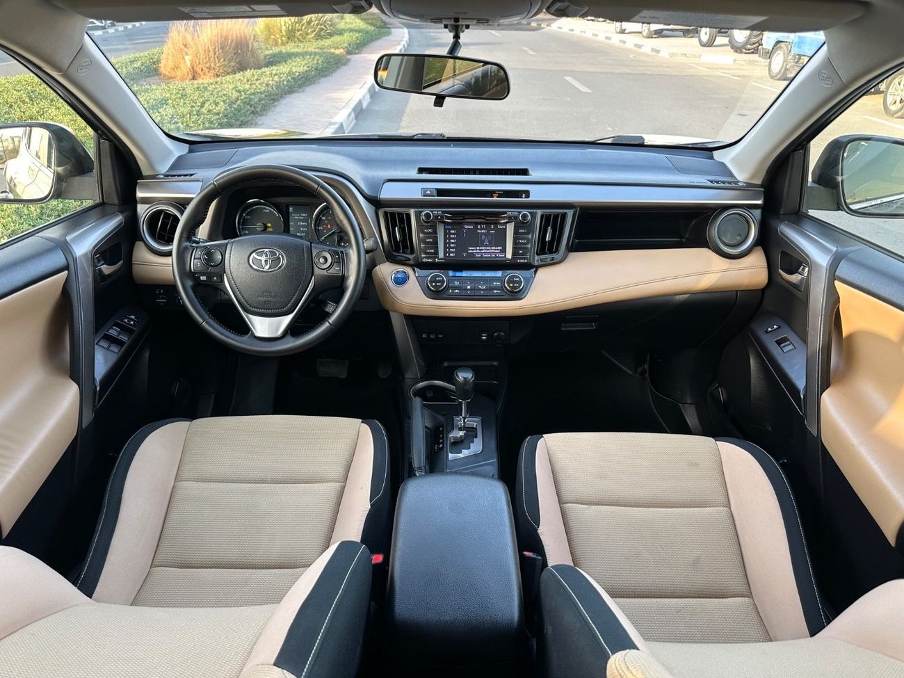 تويوتا راف ٤ Hybrid XLE Sunroof, push start full option
