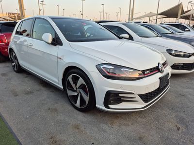 فولكس واجن جولف GTI