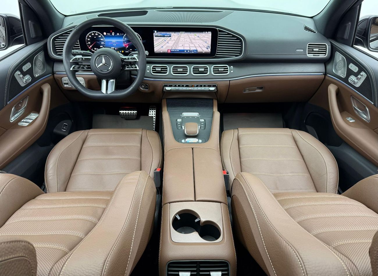 مرسيدس بنز GLS 580 4MATIC 2024 Mercedes Benz GLS 580 4MATIC, 2029 Mercedes Warranty, 2028 Mercedes Service Pack, Low Km