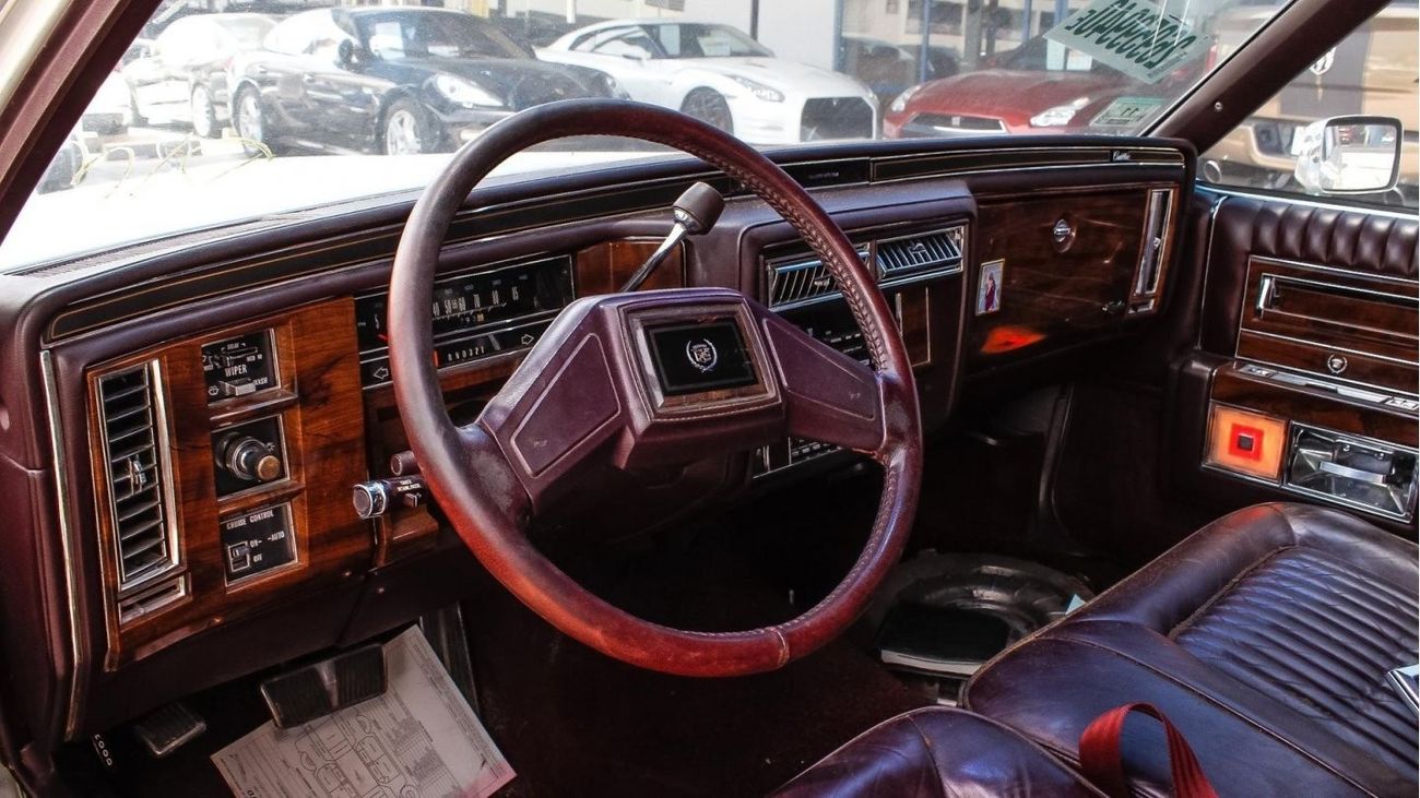 Cadillac Brougham 5.0 L