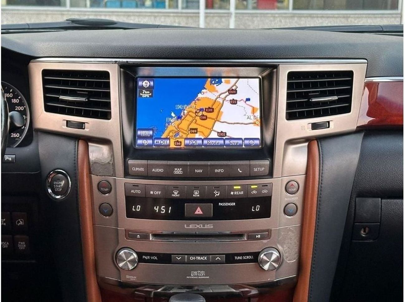 لكزس LX 570 Platinum 5.7L LEXUS LX570 GCC 2015 PERFECT CONDITION INSIDE OUT SIDE