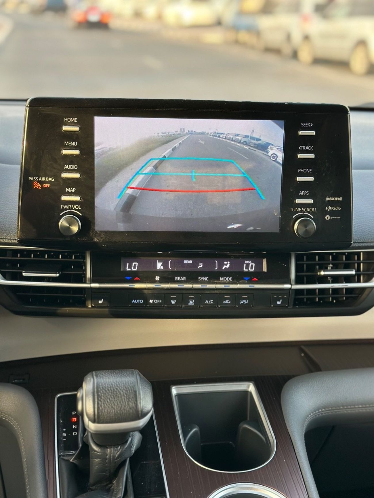 تويوتا سيينا XLE Hybrid Sunroof Full Option 2022