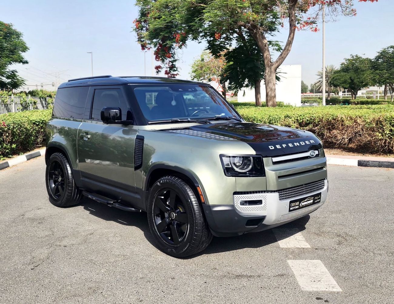 لاند روفر ديفندر P400 90 First Edition 3.0L (6 Seater)