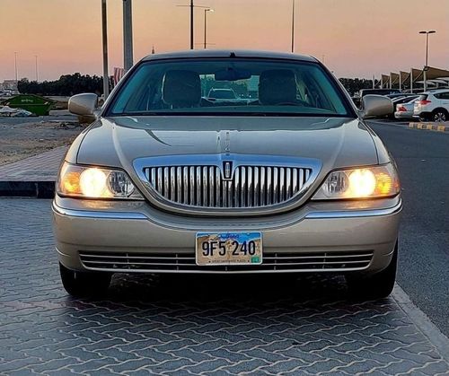 Lincoln Town Car very clean car