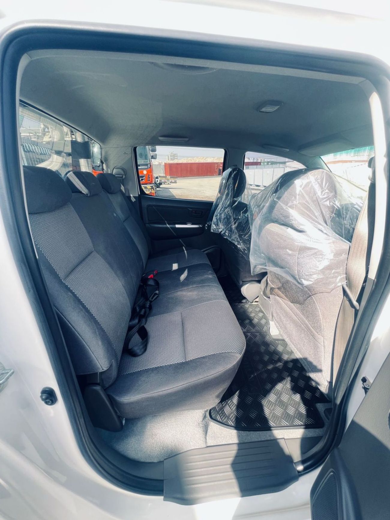 تويوتا هيلوكس DIESEL 3.0 LITER ,AUTOMATIC RIGHT HAND DRIVE