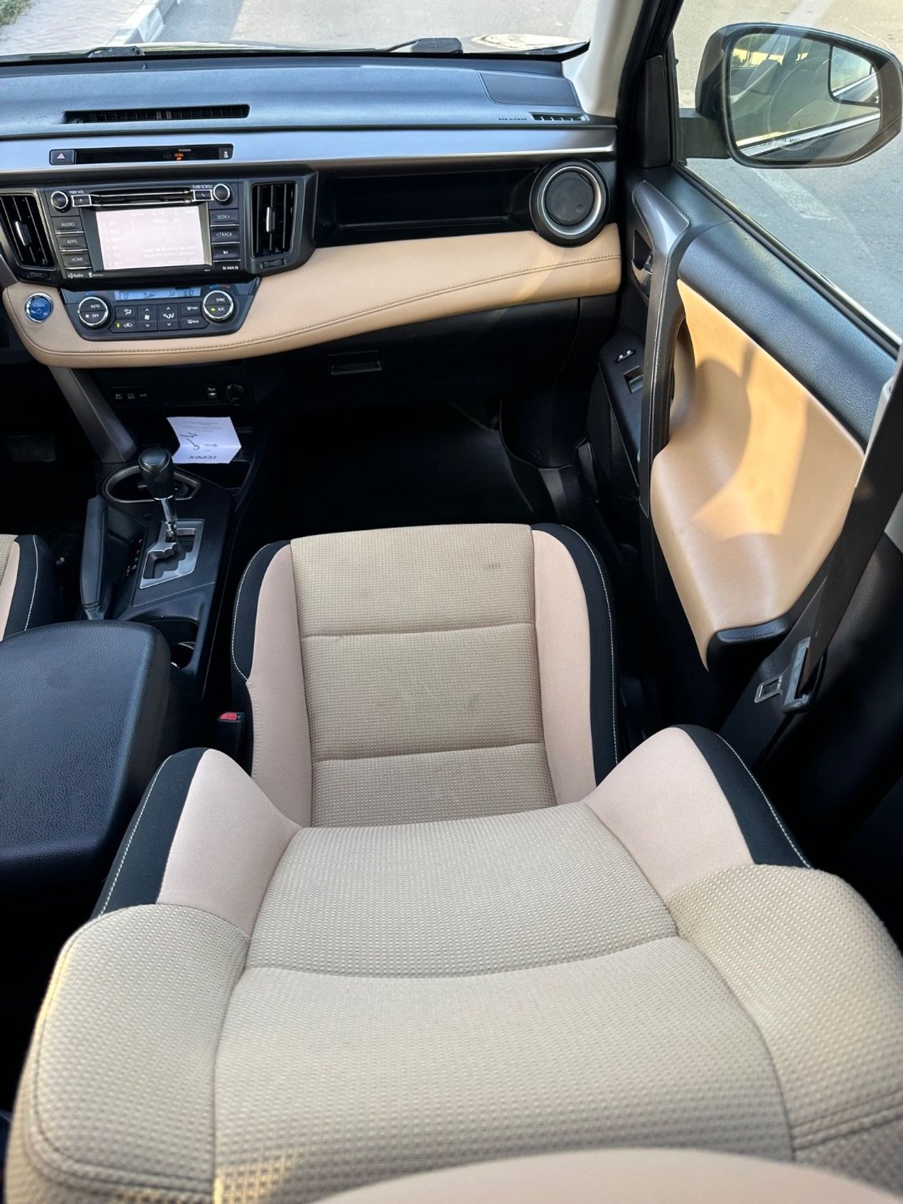 تويوتا راف ٤ Hybrid XLE Sunroof, push start full option