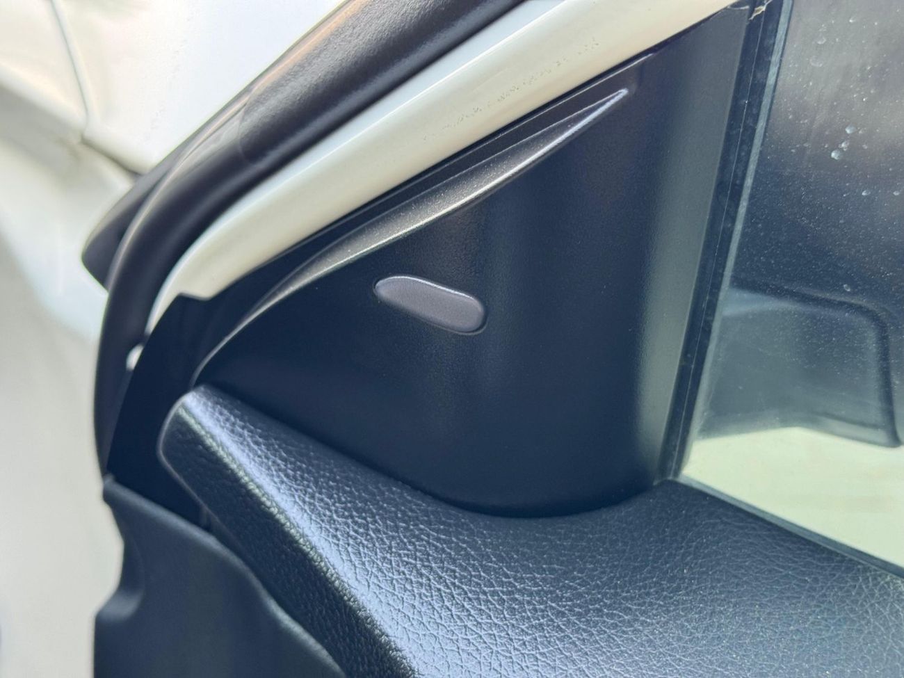 نيسان روج SV 2.5L / BLIND SPOT / RADAR / BIG SCREEN / IN PERFECT CONDITION