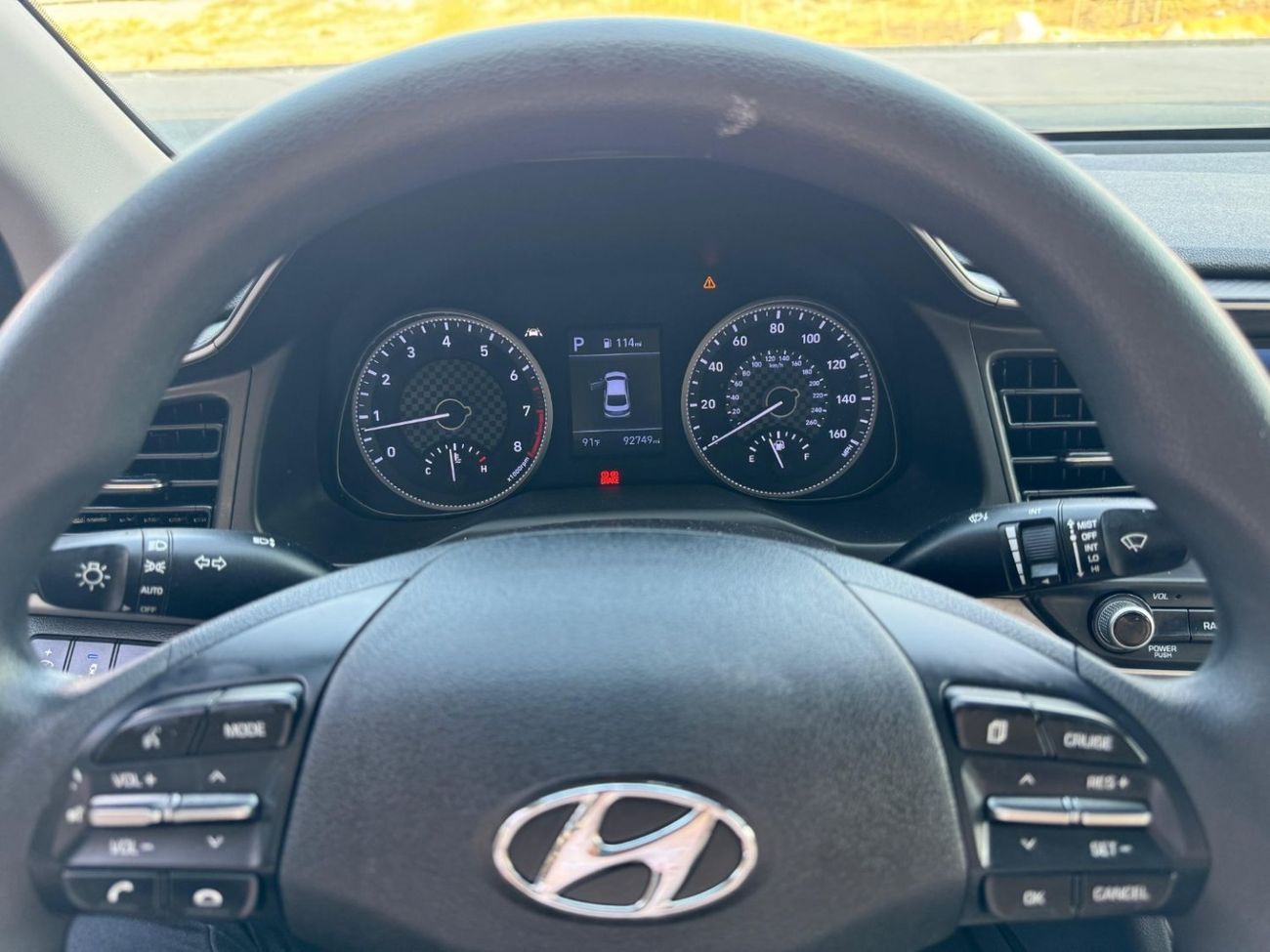 هيونداي إلانترا GL 2.0L SEL / V4 2.0L / RADAR / ROAD ASSIST / BLIND SPOT / IN PERFECT CONDITION