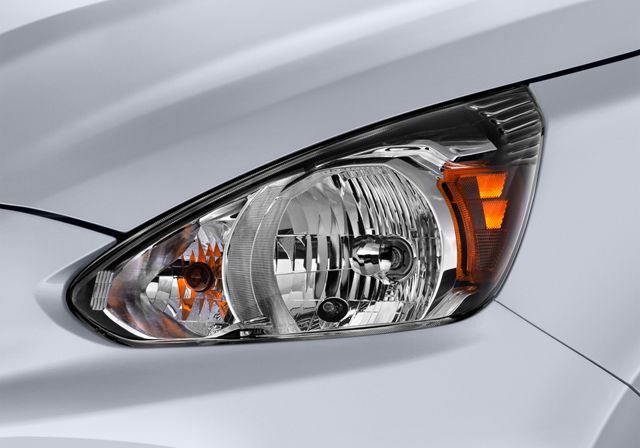 Mitsubishi Mirage exterior - Headlihht