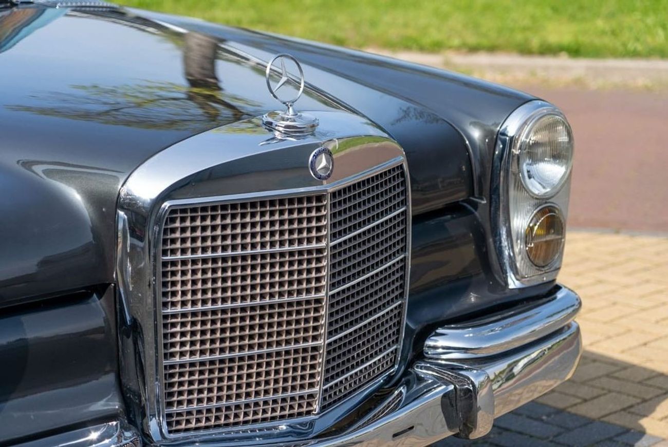 Mercedes-Benz 600 W100 SWB