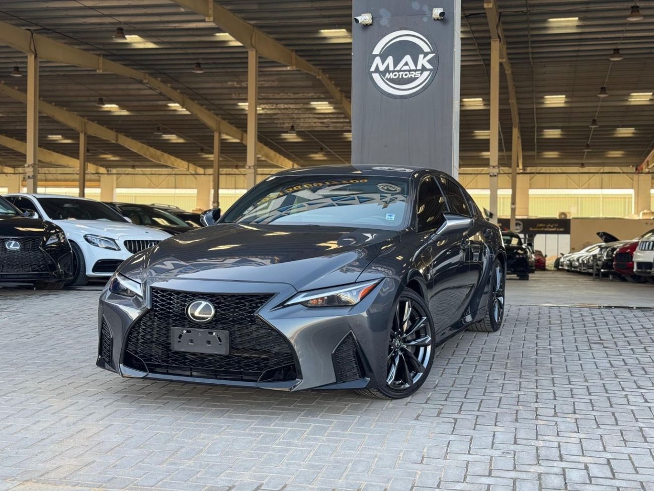 لكزس IS 350 F Sport 3.5L (312 HP) 3.5L V4 / F-SPORT / RADAR / ROAD ASSIST / COOLING AND HEATING SEATS