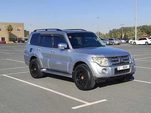Mitsubishi Pajero GLS Mid 3.0L (175 HP) Mitsubishi Pajero 2013 V6 3.0 Full options