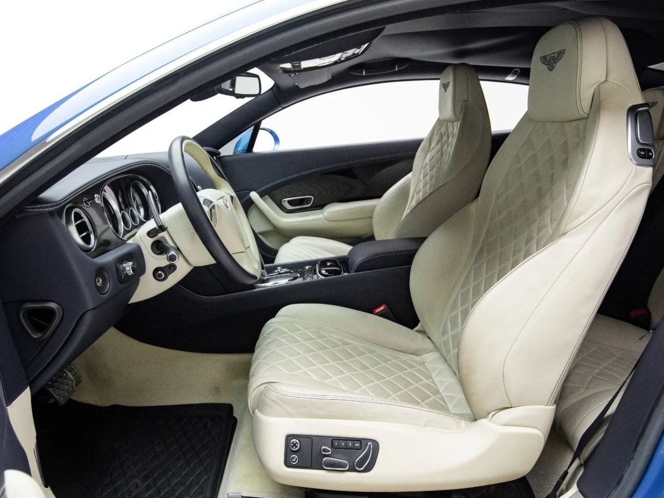 بنتلي كونتيننتال GT V8 S 4.0L GT V8 S - GCC Spec