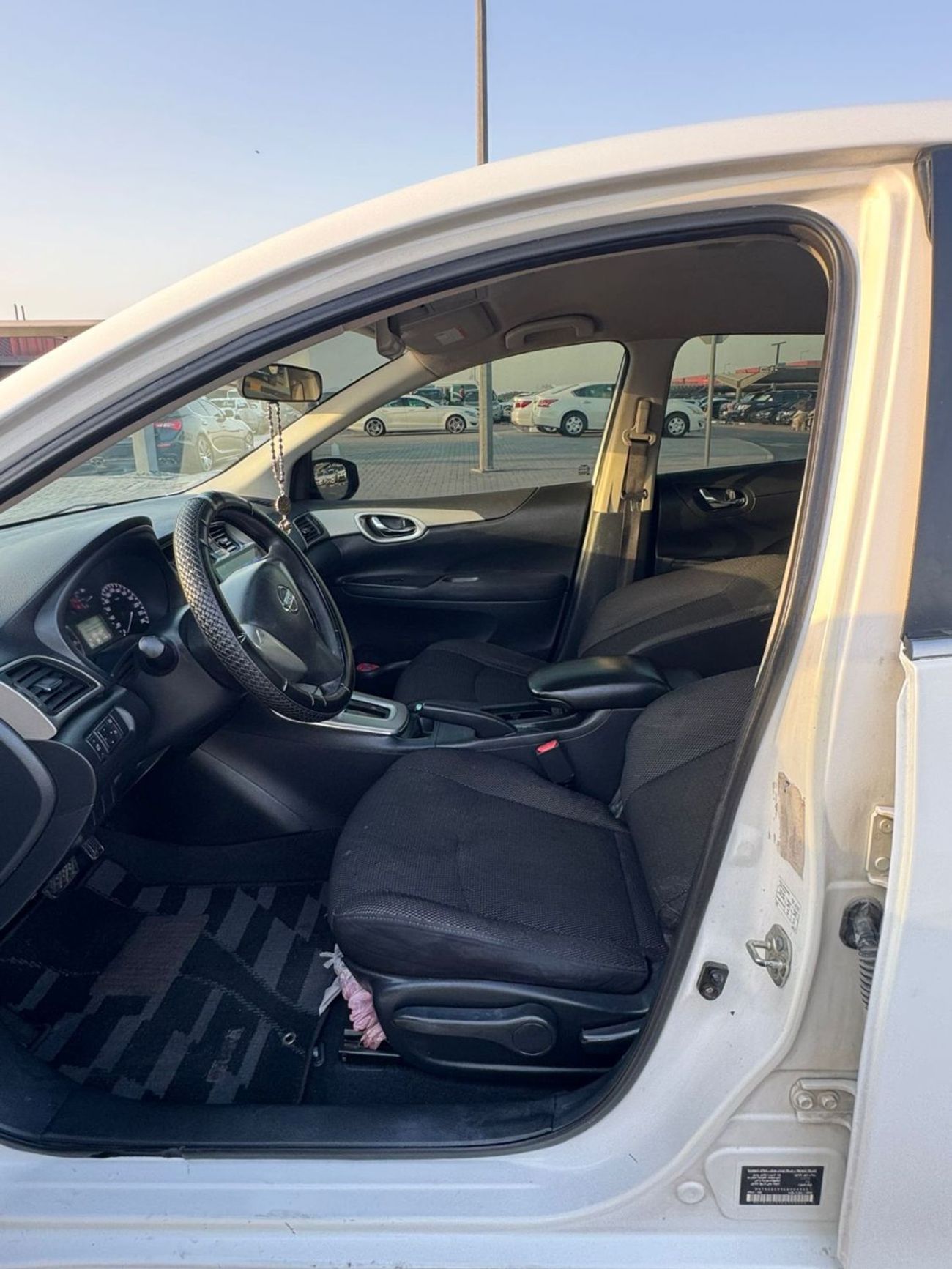 Nissan Tiida SE 1.8L Hatchback