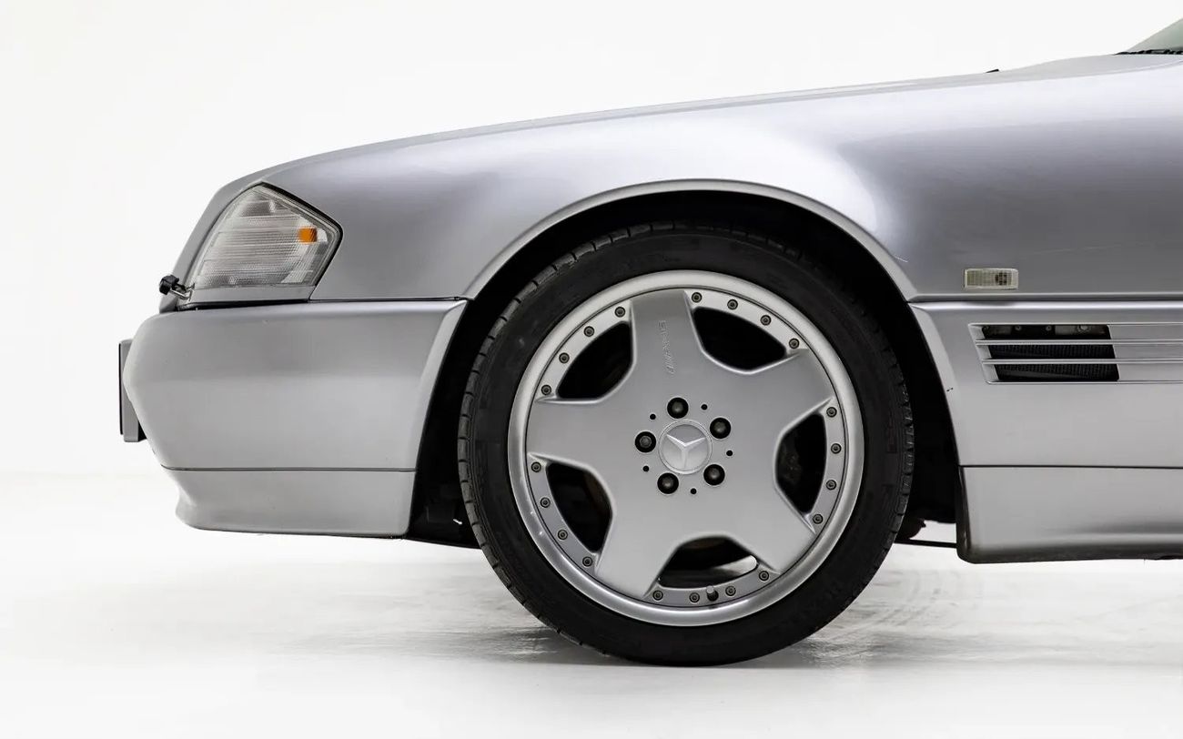 Mercedes-Benz SL 500 - Japanese Spec
