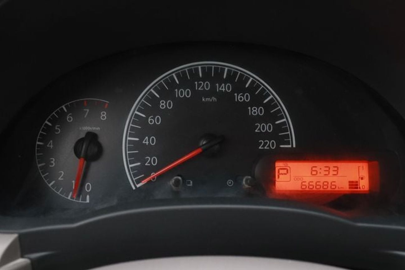نيسان صني SV 1.5