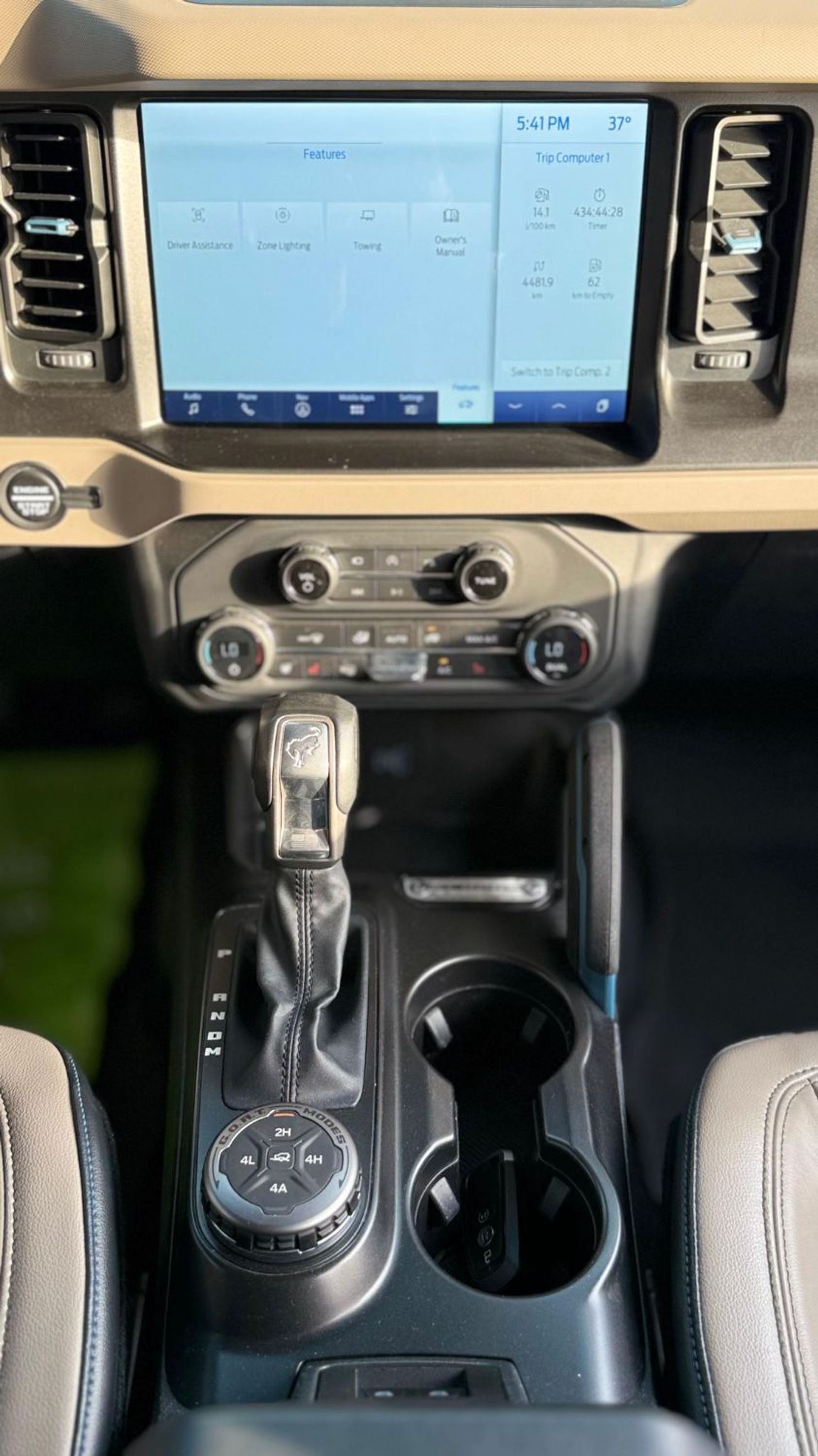 فورد برونكو Wildtrak 2.7L (5 Seater)