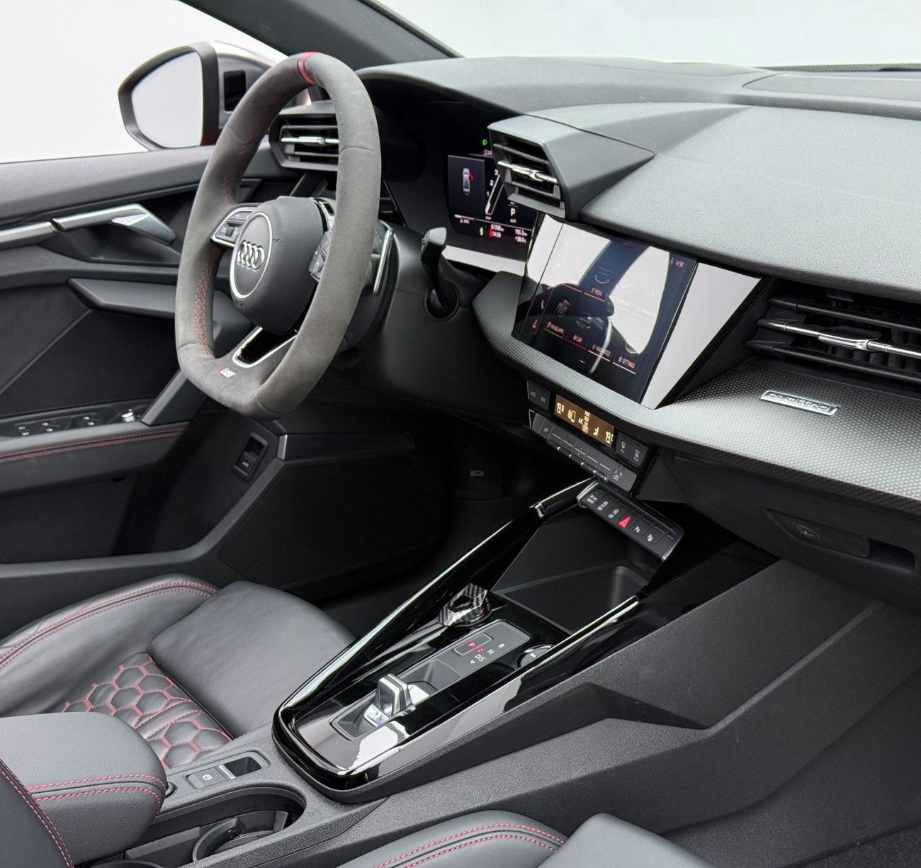 أودي RS3 TFSI quattro 2.5L Sedan 2022 Audi RS3, 2027 Audi Warranty, 2028 Audi Service Pack, Excellent Conditi