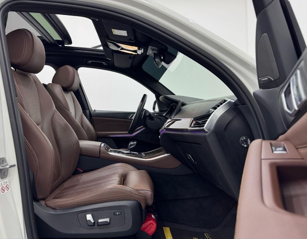 بي أم دبليو X5 40i M Sport 3.0L 2020 BMW X5 xDrive40i M-Sport, 2025 Warranty + Service Pack, Full Options, 7 Seater