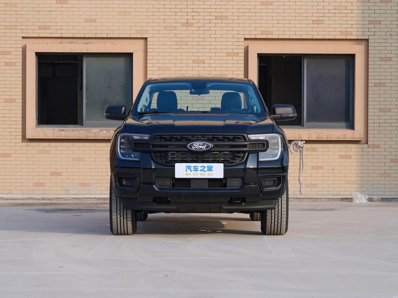 فورد رانجر XL 4X4 Petrol 255HP