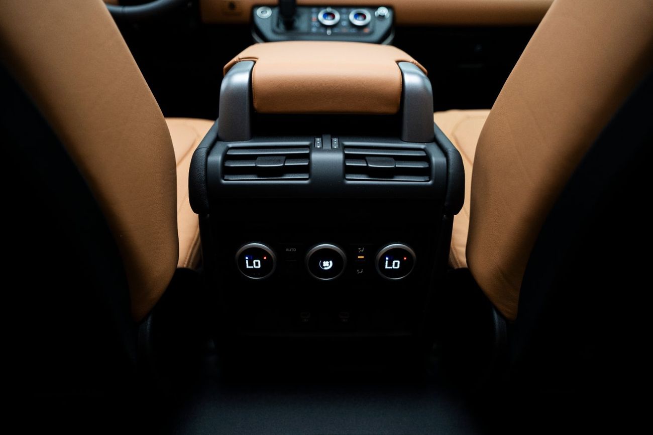 لاند روفر ديفندر P400 90 HSE 3.0L (5 Seater)