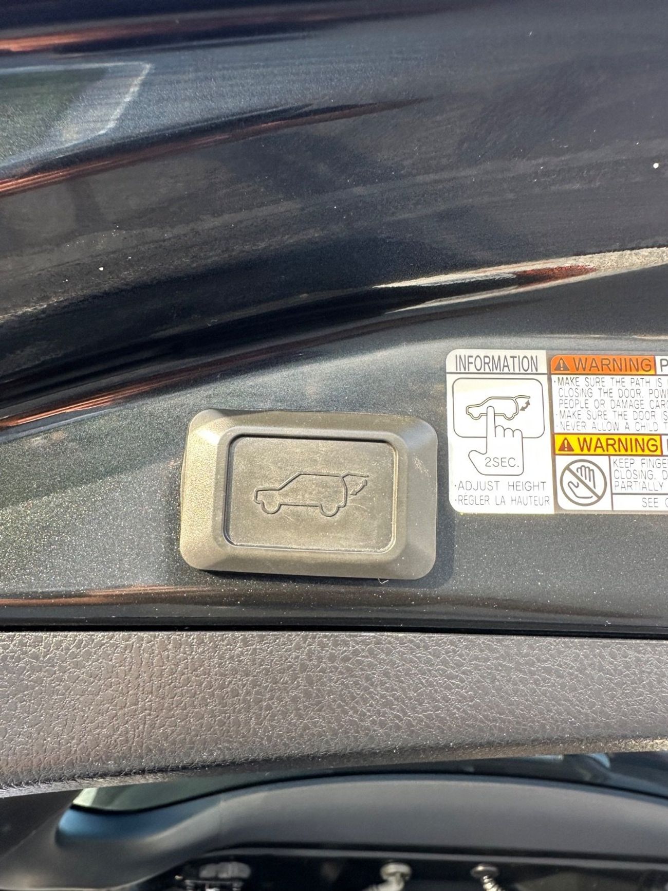 تويوتا راف ٤ Hybrid XLE Sunroof, push start full option
