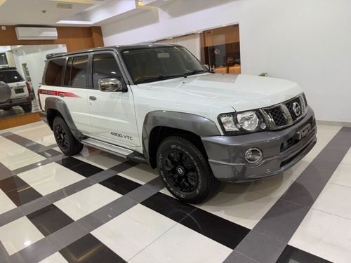 Nissan Patrol Super Safari Nissan patrol super safari model 2020 GCC ORIGNAL paints