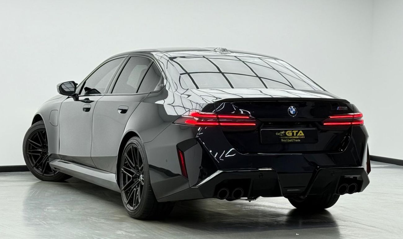 BMW M5 2025 BMW M5 Full Carbon, Agency Warranty Service Pack 5Y, Full Service History, GCC